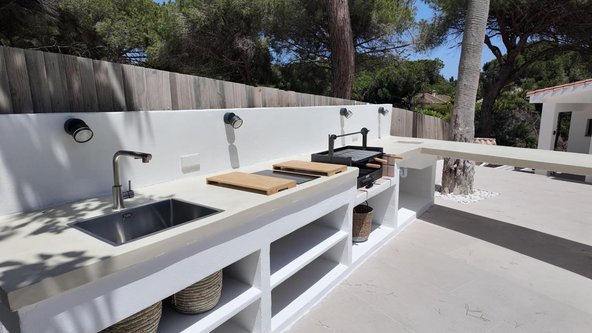 Casa Bahari Near The With Pool, Bbq, And Lounge Villa